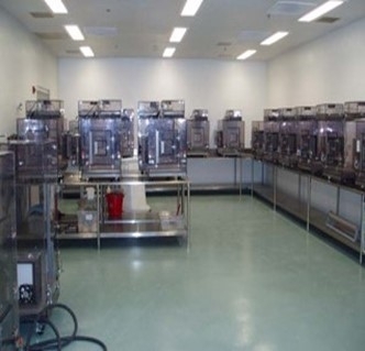 inside of an isolette room at Miami Animal Import Center